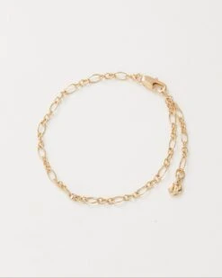 Oval Figaro Chain Bracelet